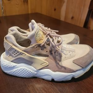 Nike Air Huarache Particle Beige